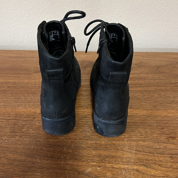 Clarks Ankle boots 6.5 - Picture 3 of 6